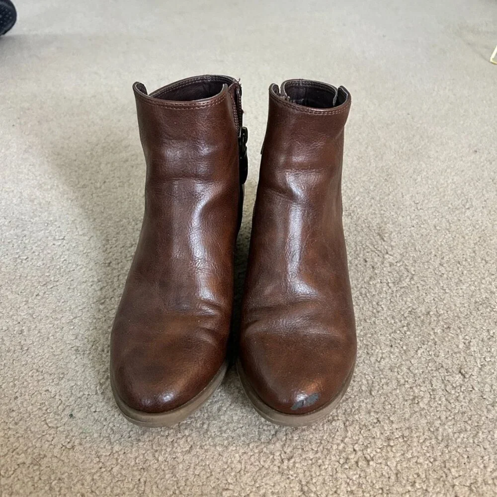 brown booties with buckle - Picture 4 of 6